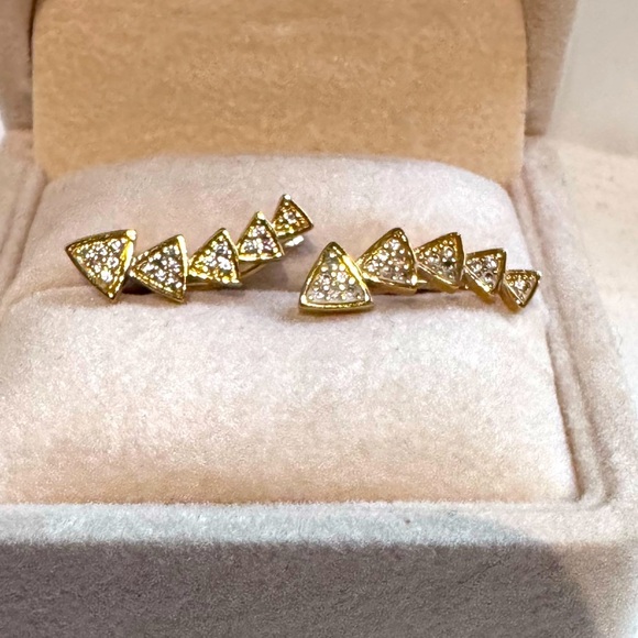 ✨ Stylish Vintage Climbers Gold Plated with Pave Crystals Earrings ✨ - Picture 2 of 16